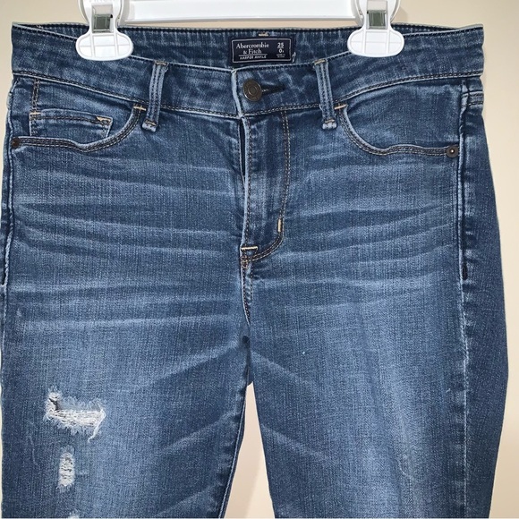 Abercrombie & Fitch Harper Ankle medium wash distressed raw hem jeans size 25/0R - Picture 4 of 6